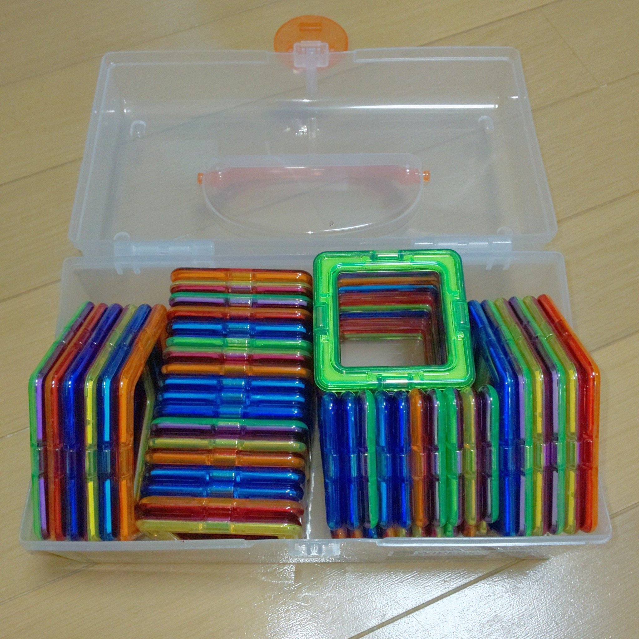 みお 沖縄 中部 マグフォーマーのベーシックセット 62ピース がダイソーのワイドケースにシンデレラフィット 入れ方にちょっと工夫が必要だけど 現物を持たずにふらっと立ち寄ったダイソーで これとか丁度いいんじゃない と見抜いた夫 Gj