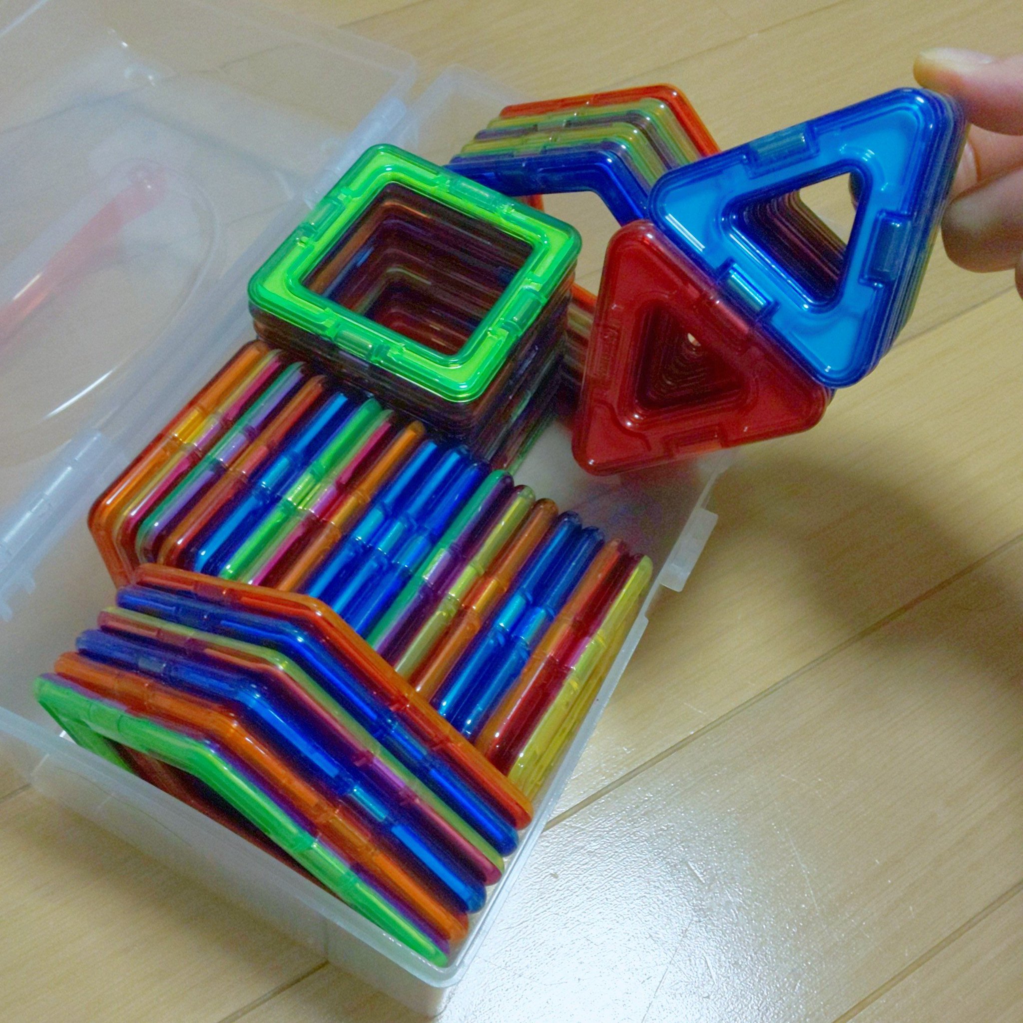 みお 沖縄 中部 マグフォーマーのベーシックセット 62ピース がダイソーのワイドケースにシンデレラフィット 入れ方にちょっと工夫が必要だけど 現物を持たずにふらっと立ち寄ったダイソーで これとか丁度いいんじゃない と見抜いた夫 Gj