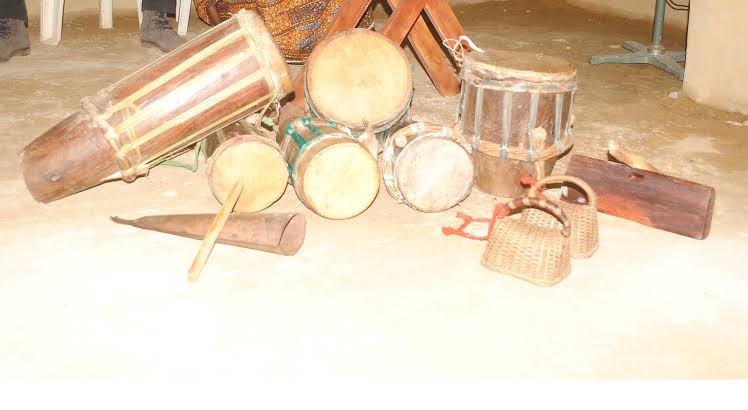 Anansa is said to have possessed a stone, an egg-stone, to whom requests are made. During Anansa rituals. Anansa procession birthed the famous Calabar Carnival. The procession began in the morning, heralded by the royal talking drum and the Efik drum, called Ekperikpe.