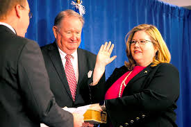 patsfanlisa's tweet image. You are NOT Trump's employee. America isn't a corporation.  You work for We, the People, and We, the People PAY you. People are dying, our nat'l security is in jeopardy, and you took an oath to the Constitution of the United States.  Authorize Biden. @GSAEmily 

#DoYourJobEmily