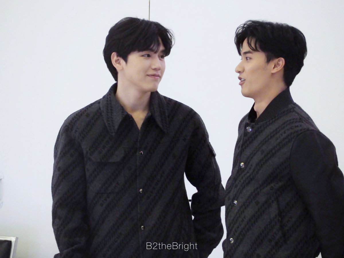 My friend just sent me TayNew backstage photos she took today. I’m fucking crying.

#Tawan_V #Newwiee
#PraewXTayNew #เตนิว