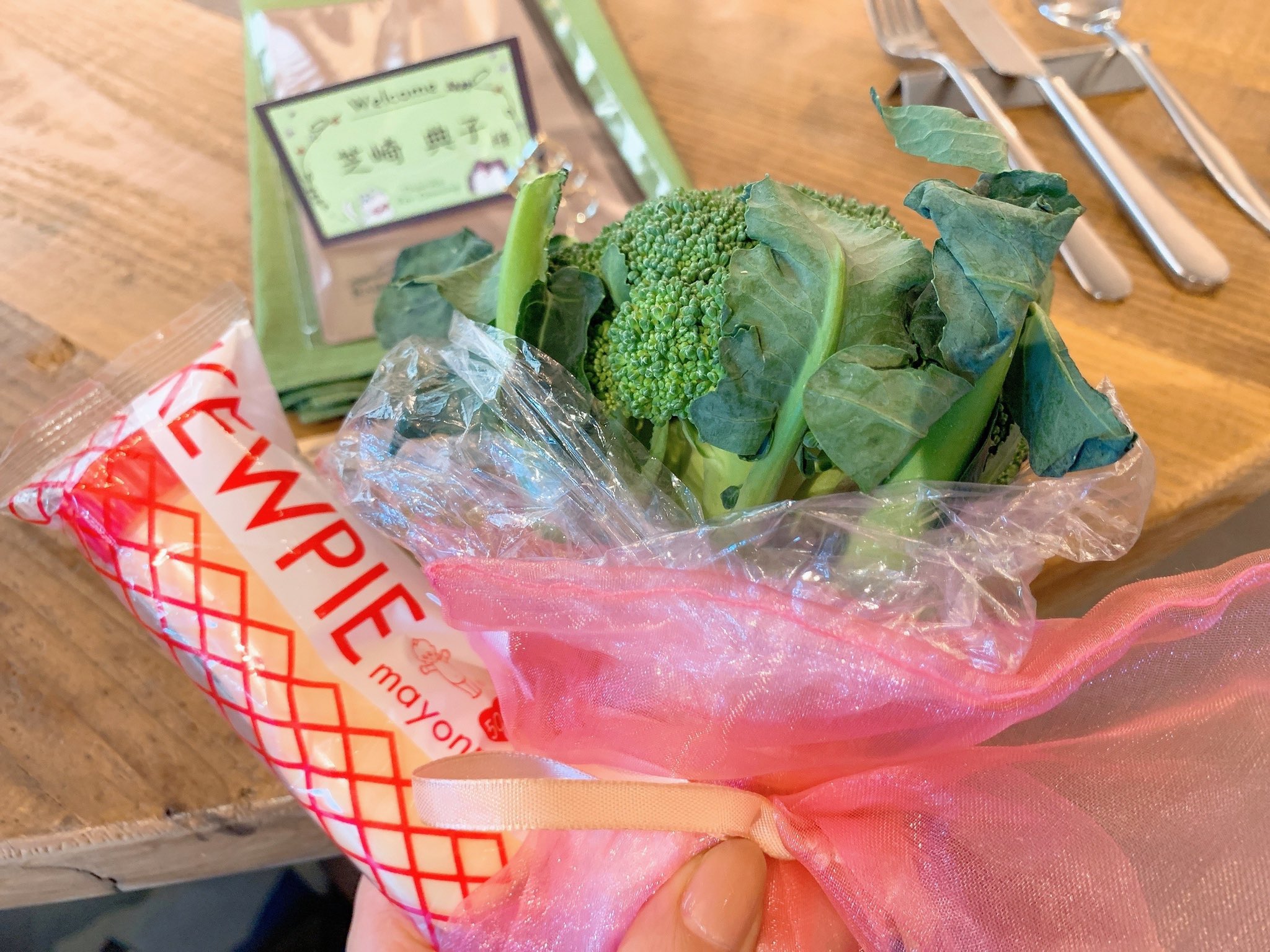 芝崎典子 友達の結婚式で夢のブロッコリートスに遭遇してワーッてなってたら私の方飛んできてワーッでした とっても素敵なお式でした T Co Oqeiqznnya Twitter