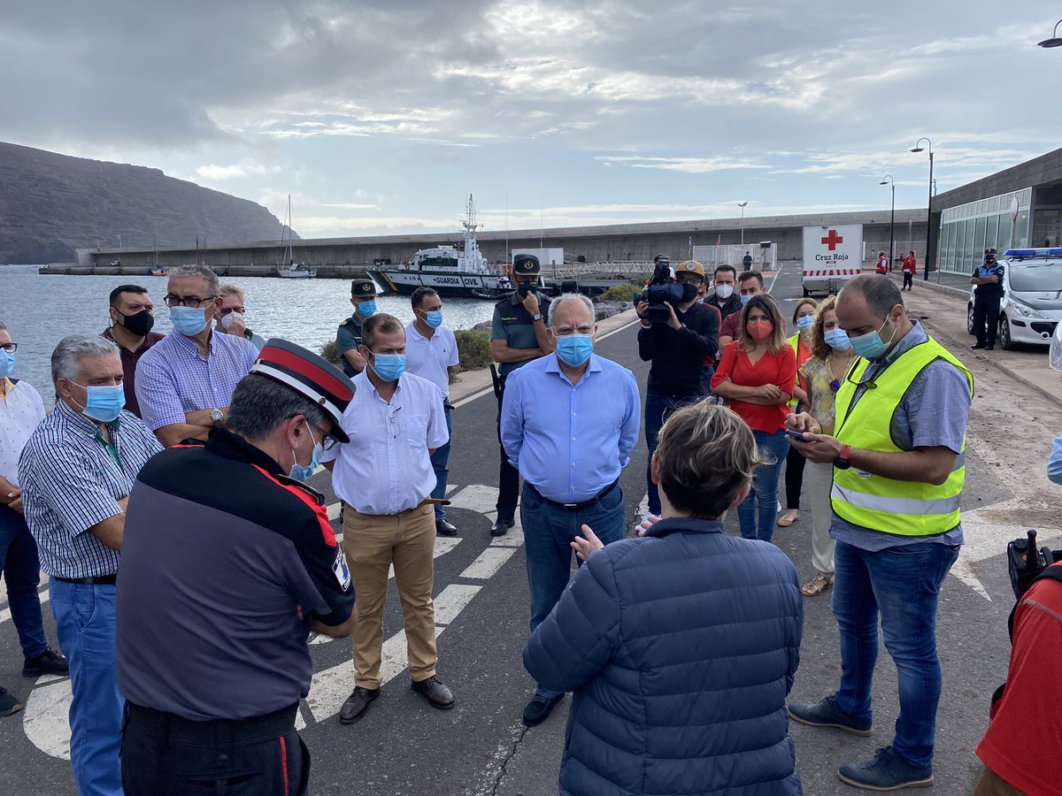 CabildoLaGomera's tweet photo. 🗣 #argaga | Las administraciones acuerdan priorizar la estabilización del talud y proyectar alternativas a la accesibilidad de Argaga

▪️Se estudian alternativas para la accesibilidad con la construcción de un embarcadero por la vía de urgencia https://t.co/MxFYX3zWpQ