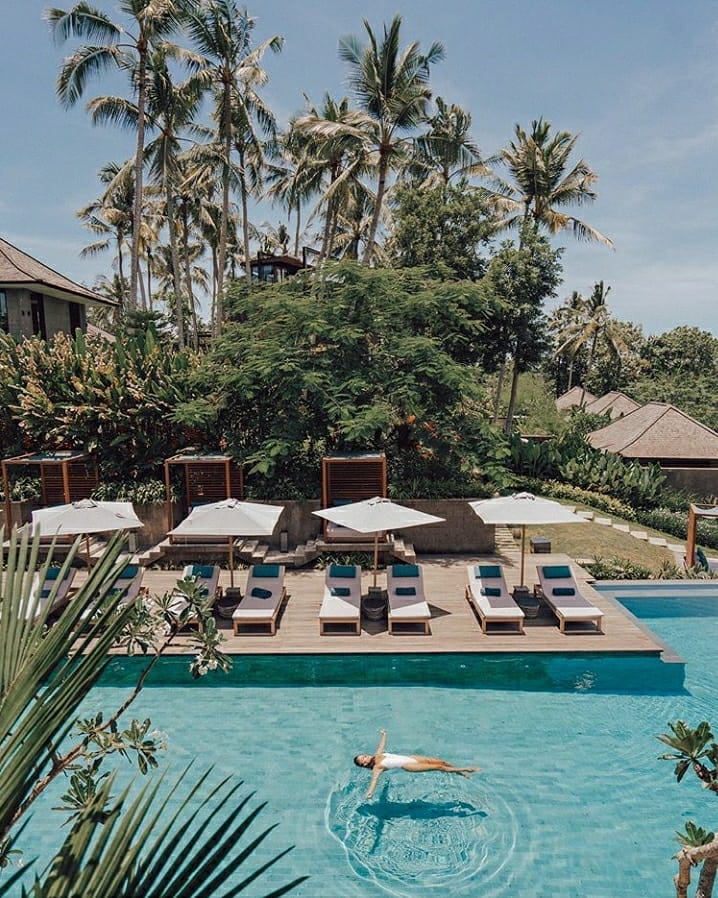 #LUXELoves  Sunday pool sessions at nirjharabali... 😎🌴💦 
.
For more LUXE Bali picks, get to know our blissed-out resident editor of 15 years and counting, maryjusticethomasson, and her fave spots on the island at the link in bio! 🇮🇩instagram.com/p/CHnOoSdn27_/