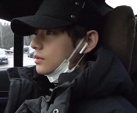 fZbHOIKMWj945D0's tweet image. 【韓国、日本のハーフです✨】

日本語はまだだけど、日本のarmyと仲良くなりたいです！🤗

いっぱい話しましょ！

#BTS好きな人と繋がりたい
#韓国army
#BTS好きな人と猛烈に絡みたいのでこれを見た人はRTしてください