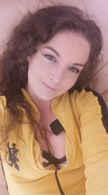 Bon dimanche 💋 https://t.co/hYaGZj2gKM