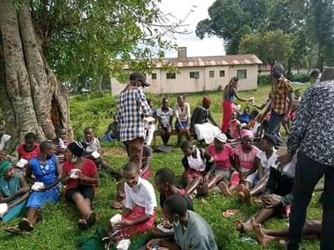 TheMobkenya's tweet photo. We took our #EndPeriodShame campaigns and #GirlsForum to Kitalale @TransNzoia.
Girls need to be supported more especially during this period.
#endperiodshame
#Girls2OnlineLive2020
#EndTeenagePregnancy
#endgbv
#mweshimiwa
#mheshimiwa
@Naitaledke @Lesuuda @Gvrckenya https://t.co/ORjjTnN3jt