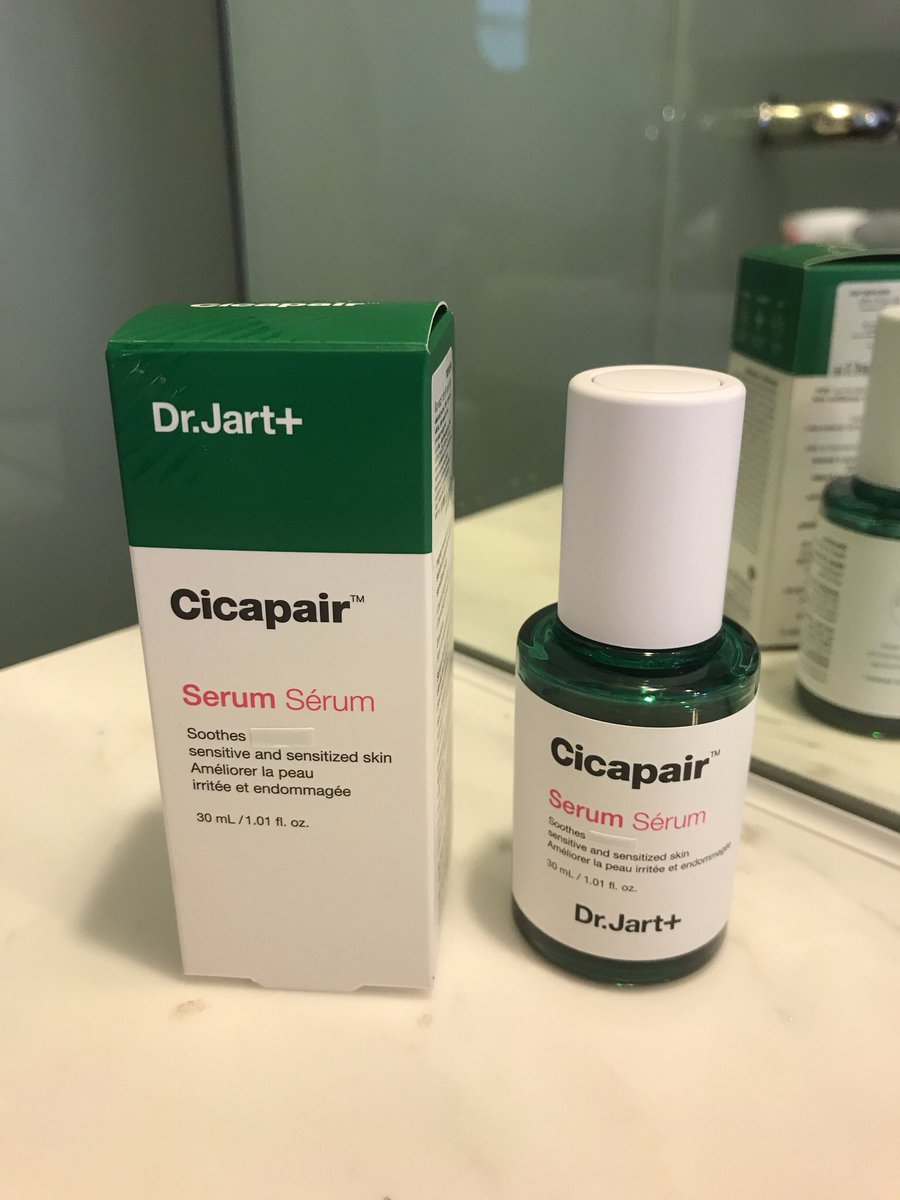 Jan_Lanla's tweet photo. อย���กมาแนะนำเซรั่มตัวนี้ที่เพิ่งไปจัดมาDr.Jart Cicapair Serumเอาตรงๆคืออยากลอง ละพอลองก็คือรัก ทาไปตอนแรกรู้สึกถึงความมันๆแต่พอนวดลงผิวไปก็คือซึมเข้าผิวดี ตัวเราผิวแห้ง เราทากลางคืน ผลลัพย์ยังไม่เห็นชัดมาแต่รู้สึกว่าลงเมคอัพละติดดีขึ้น #ใช้ดีบอกต่อ #HowtoPerfect #ใช้จริงรีวิวจริง https://t.co/FHuNwUSXVJ
