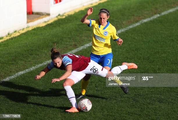 Happy Sunday! The sun is shining bright over  @westhamwomen v  @BHAFCWomen &  @JamesChance5 made the most of this in the first half!  0-0 at HT.  #WomensFootballWeekend 