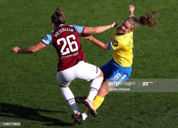 Happy Sunday! The sun is shining bright over  @westhamwomen v  @BHAFCWomen &  @JamesChance5 made the most of this in the first half!  0-0 at HT.  #WomensFootballWeekend 