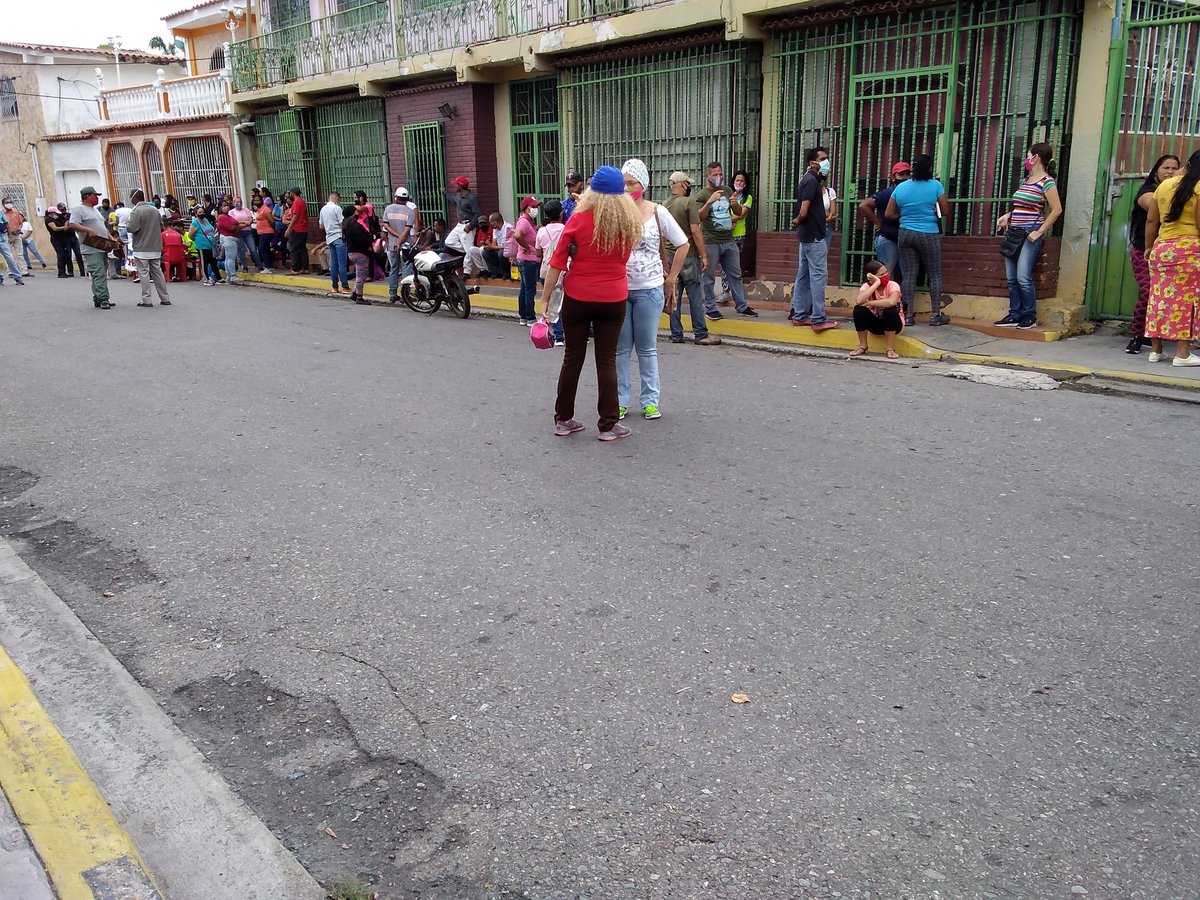 PSUVMoron1's tweet photo. Hoy #15nov así arranca el simulacro electoral en Nuestro Municipio Juan José Mora.
Seguimos en Batalla para la recuperación la Asamblea Nacional #VenVamosJuntos a este a participar y así recuperar la #AN https://t.co/3GIEg2A6FK