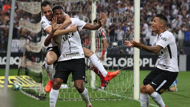 SPFutDepre's tweet photo. A 3 anos atrás, o Corinthians batia o Fluminense na Neo Química Arena de virada e se sagrava Heptacampeão Brasileiro, a 4ª força que já tinha sido conquistado São Paulo, foi lá, e Conquistou o Brasil 🏆 #HeptaDeRespeito https://t.co/kWAAGR95at