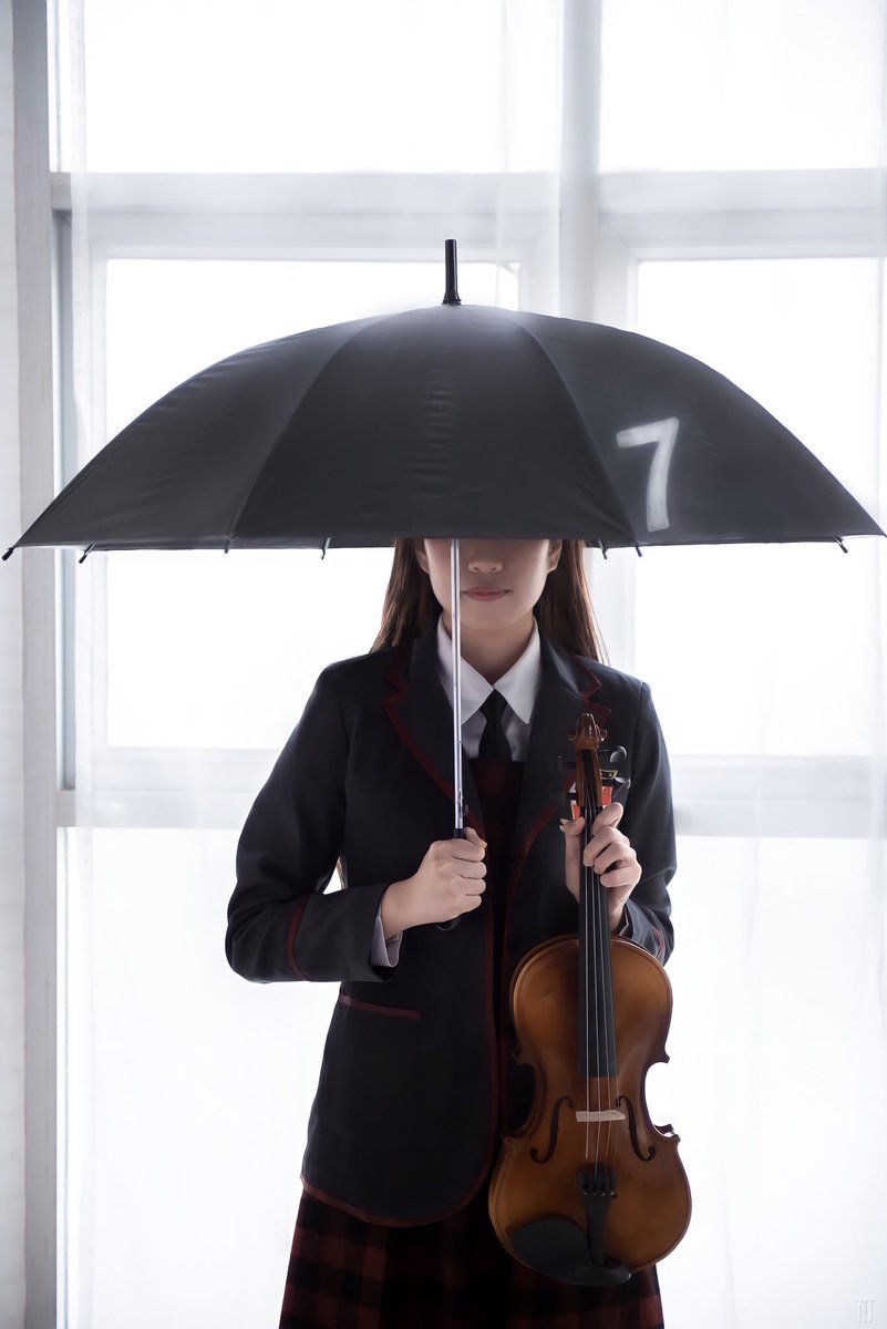 Aisu_cos's tweet photo. Number 7️⃣
SUPER ORDINARY🎻

Can't wait for season3!

#UmbrellaAcademy 
#TheUmbrellaAcademy
#cosplay #number7 #vanyahargreeves #theumbrellacademycosplay 
#umbrellaacademycosplay https://t.co/qRmZfsOiQX