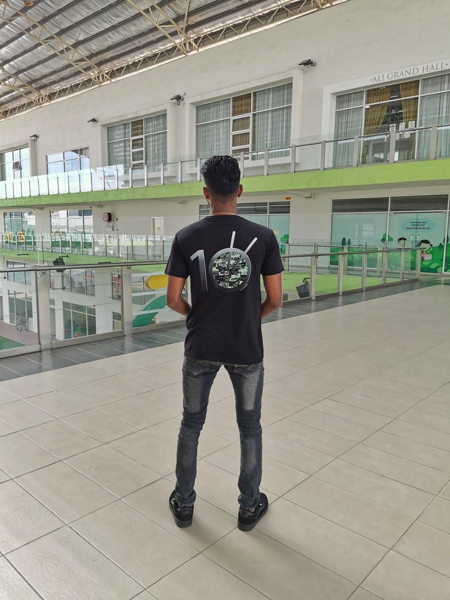 batteryheadz's tweet photo. Rocking our latest 10 Years Of Journey t-shirt! https://t.co/Jvif25q1Wt
