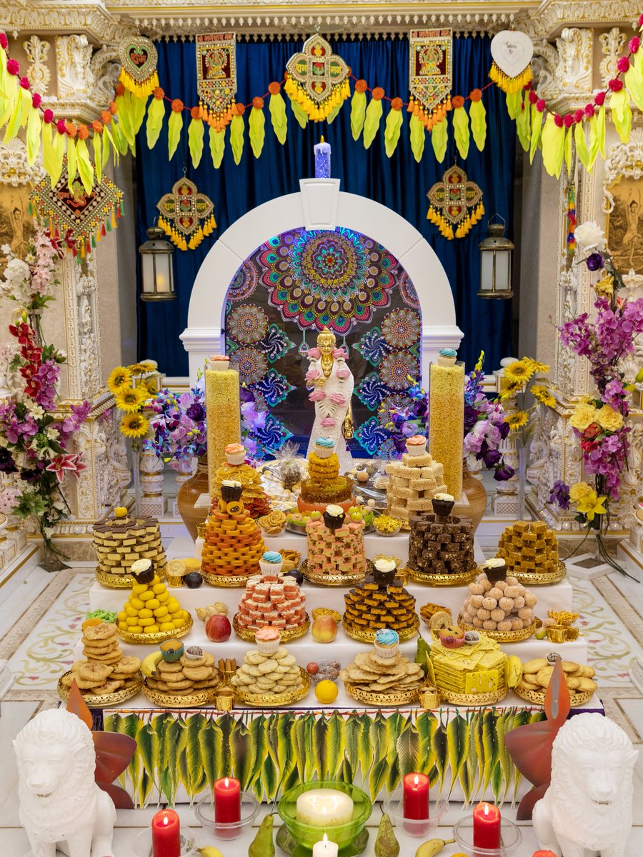NeasdenTemple's tweet photo. Today we celebrate 'Annakut', a devotional offering to God and all our sacred deities and gurus made in thanksgiving for their continued blessings. We pray for the well-being, happiness and success of everyone in the UK🇬🇧 and our world🌍. #Diwali #BAPSdiwali #DiwaliAtHome https://t.co/uV2gd5Th2U
