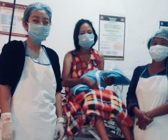 NISHTHA_CPHC's tweet photo. Chumdeno Tungoe CHO and her team at #AyushmanBharatHWC Pongo, Longleng in Nagaland successfully conducted an institutional delivery, ensuring care is provided to young mothers and newborns in the community #HealthForAll  @MoHFW_INDIA @usaid_india @NNagaland @NagalandNhm https://t.co/gT5T6G6yrH