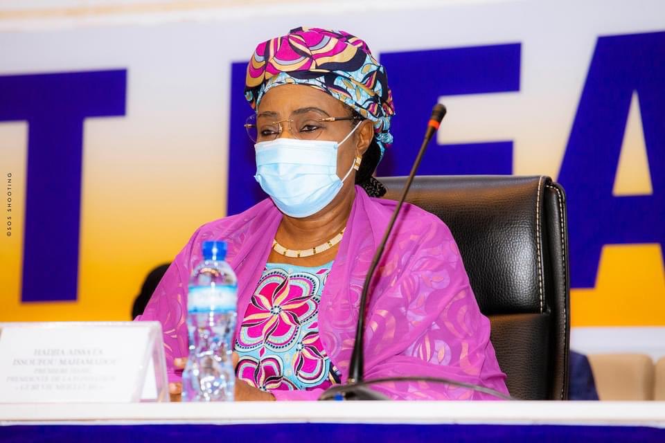 JNJL227's tweet photo. D’où l’intérêt que nous portons à cette initiative. Comme l’a noté l’Associé Manager Général du Cabinet Leader d’Afrique, la situation est assez claire. 
Tels ont été les mots de @FirstLadyNiger lors de la @JNJL227  édition 2 . https://t.co/RLy1DeKTy1