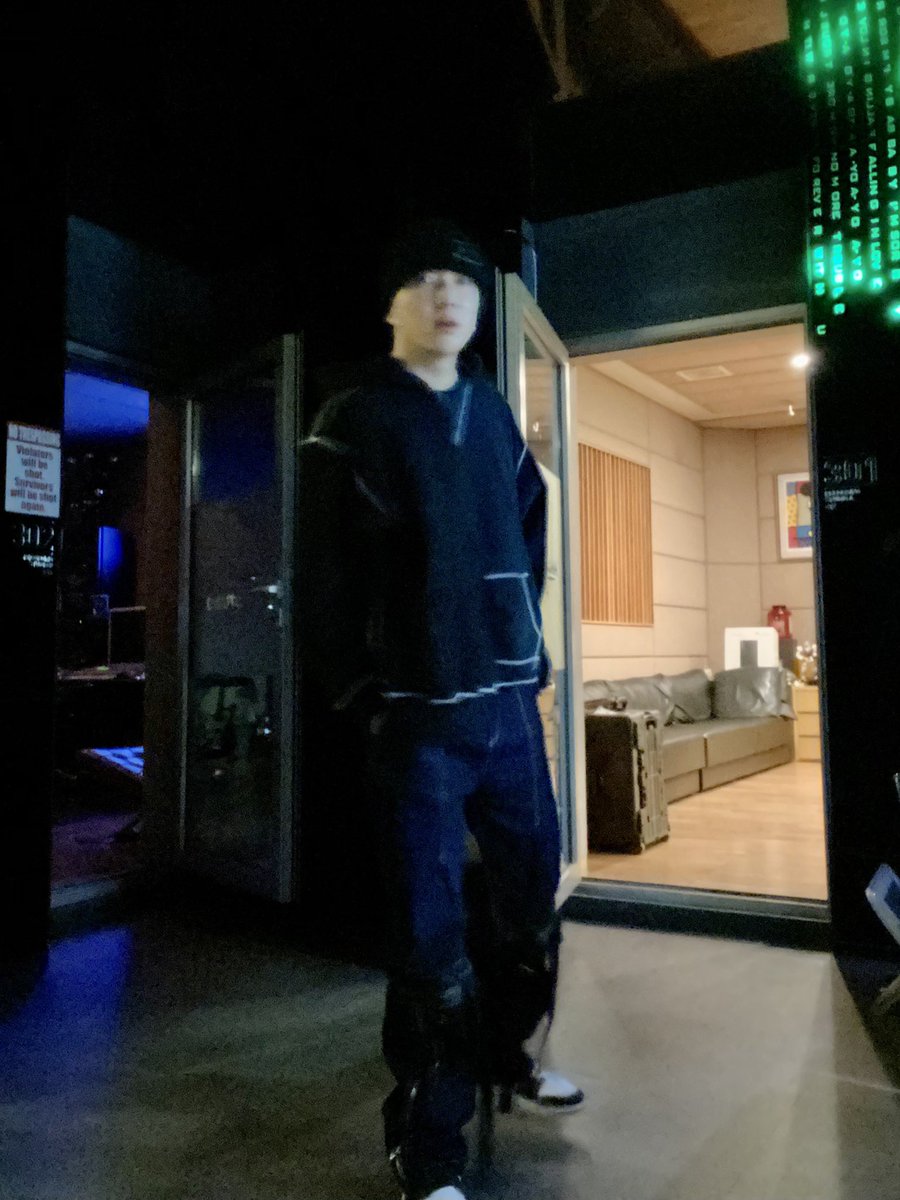 official_yoon_'s tweet photo. 건욱이로 시작해서 승윤이로 끝난 하루! 모두 굳밤되세요 GN🌙 https://t.co/EnZMVTANh7