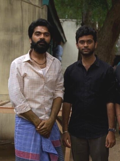 SimbuLive's tweet photo. Lucky Fans!! ( In Pic : From Left - #SilambarasanTR , Yuvaraaj &amp; MVM Madhesh ) @iam_yrv #Simbu #SilambarasanTR #Eeswaran @SusienthiranDir https://t.co/T9o1St1fHB
