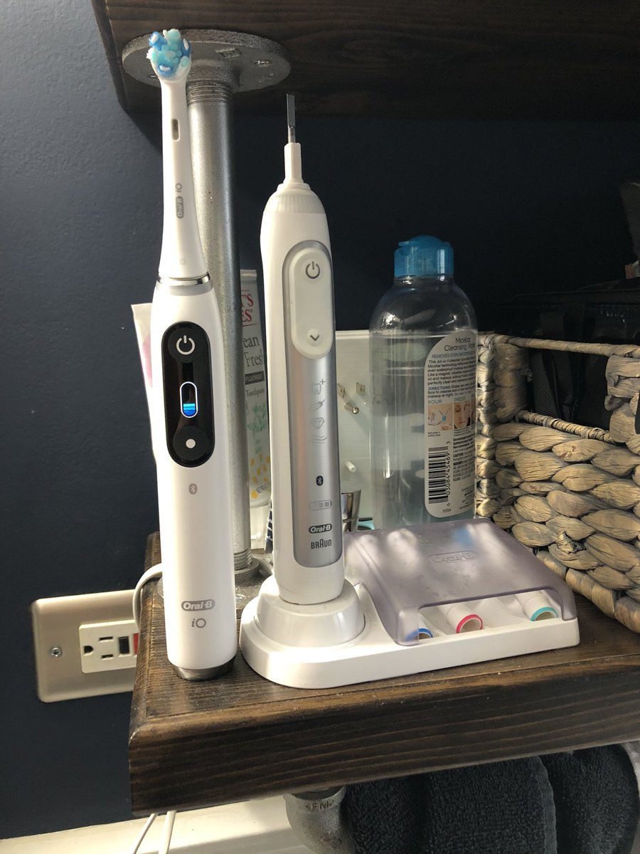 wsch9's tweet photo. @OralB the iO is nice but..where’s the storage that the Genius had? How do I store an extra brush head for the lady friend?? Great brush but I need the accessories... https://t.co/jbmk59Y0CV