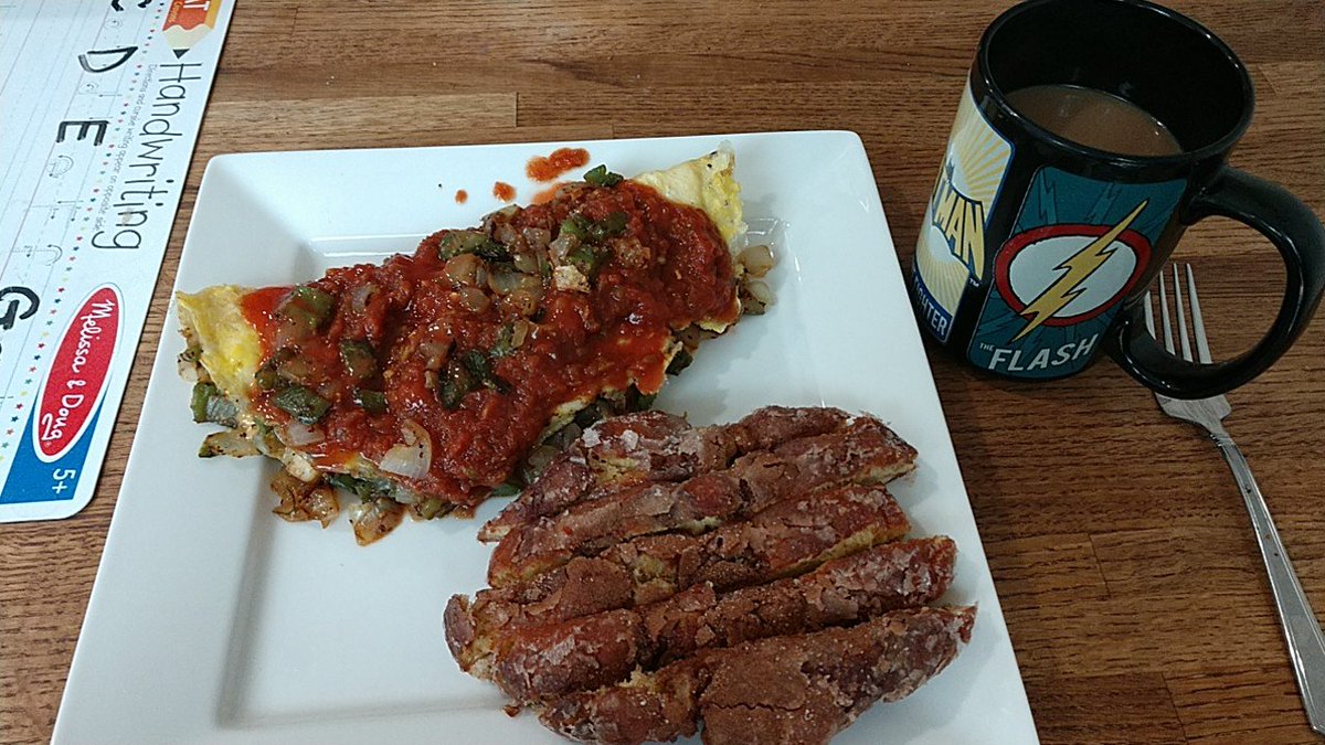 nicholasmarki's tweet photo. 🍁 Fall Shred 2020 Week 6 Update!

Have lost about 5lbs so far. Feeling pretty good overall and I plan to run this for several more weeks. Have been adherent overall with a bit of flexibility here/there to enjoy treats. This morning I'm enjoying my omelette and donut. https://t.co/Sz0TDERYO9