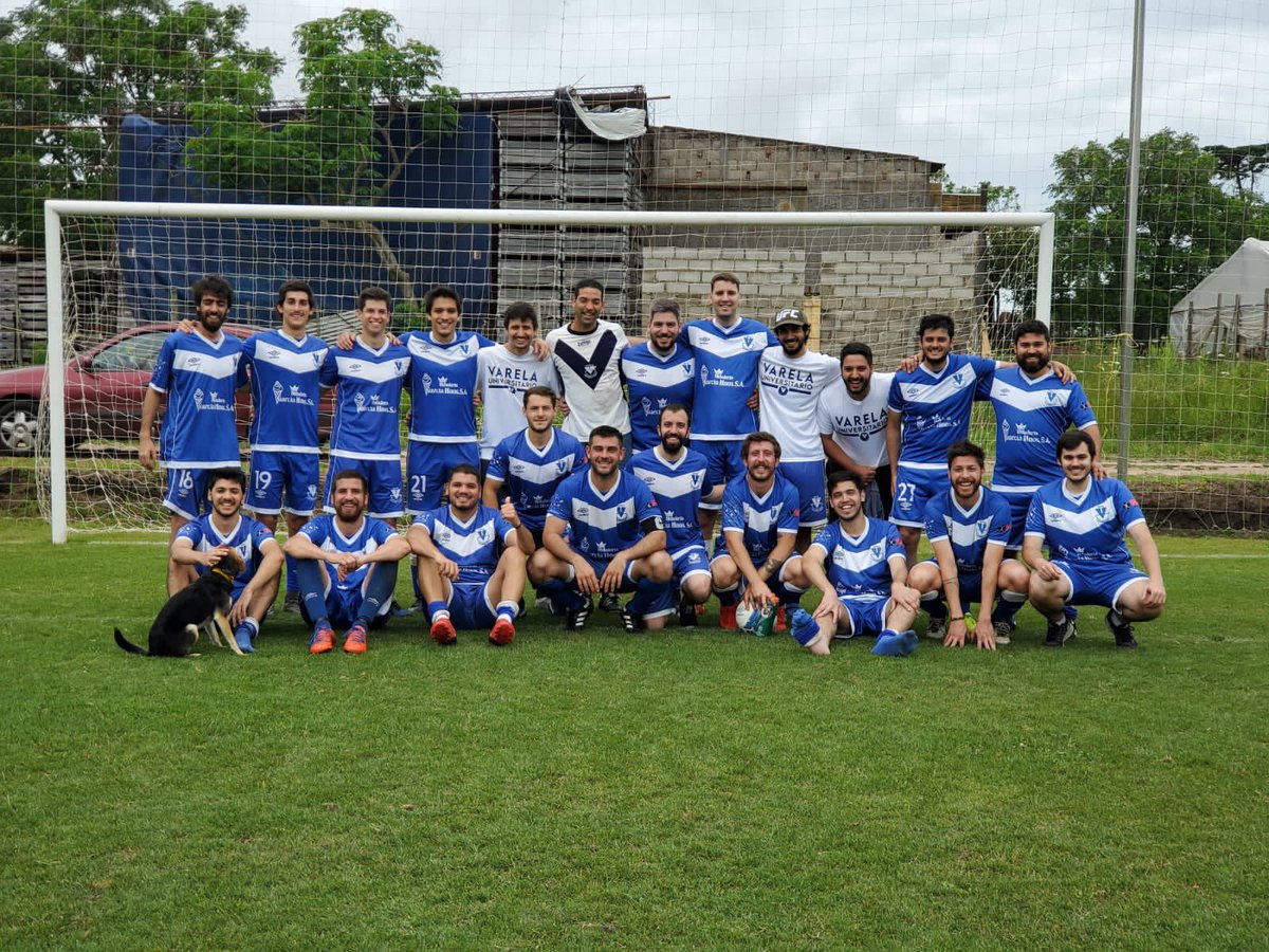 GANÓ EL VU!!! Y SE RECUERDA!! VICTORIA 4-1 🆚 <a href="/RiverPlateU/">River Plate Universitario</a> 
Con esta victoria avanzamos a la final de la Copa de Plata a disputarse el próximo domingo! 
Los goles de <a href="/Faca_93/">Facu Ponce</a> ⚽️⚽️
Mati Flores ⚽️⚽️
#LindoVU
#Vestite15 
#PipeCalambre 
#DtCarusoLombardi 
#CampeonDelTercerTiempo 🏆