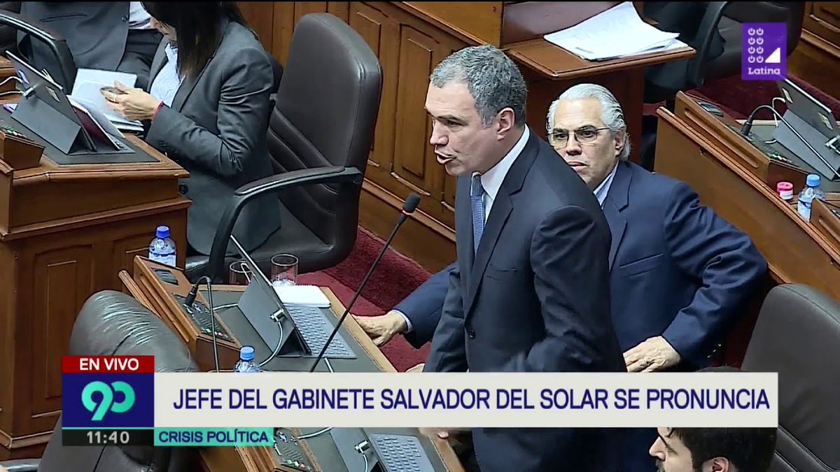 Gino Costa es la única opción viable. No es militante del partido que lo acoge, tiene experiencia en puestos públicos importantes, está limpio.

Fue el que, en nombre de todos, cedió su escaño para que Del Solar presente cuestión de confianza a la mafia fujiaprista