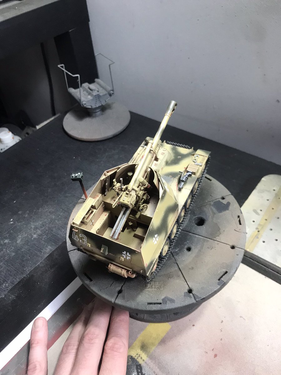 Tools on and all small detail painted and another coat of varnish next up is basic wash then to leave to dry 