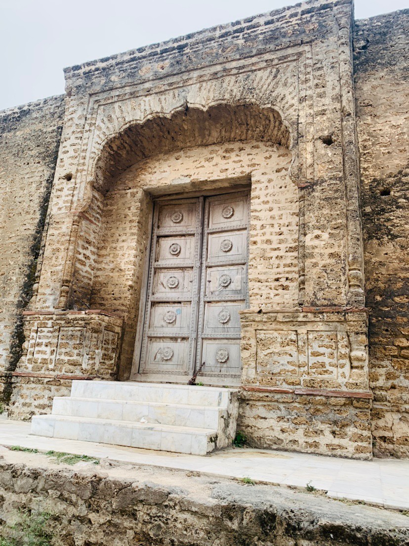 j_leew's tweet photo. Wonderful day exploring Katas Raj #BeautifulPakistan 🇵🇰 #Pakistan https://t.co/0G7TdnkZTW