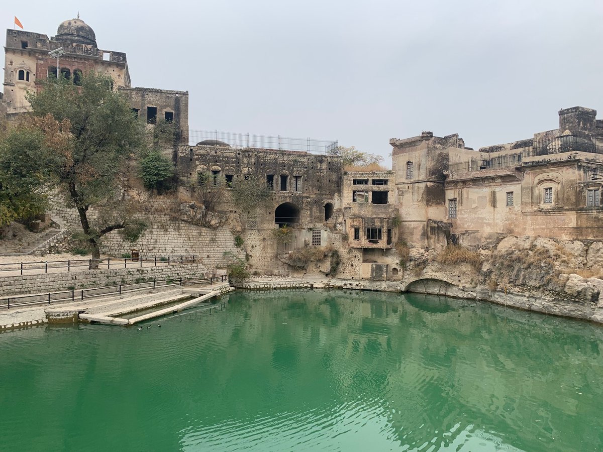 j_leew's tweet photo. Wonderful day exploring Katas Raj #BeautifulPakistan 🇵🇰 #Pakistan https://t.co/0G7TdnkZTW