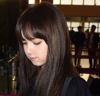 Born2Bredarmy's tweet photo. "แก้มน้องนางนั้นกลมกว่าใคร
ใจพี่แทบจมลงไปกับซาลาเปาก้อนนั้น
เจ้ากลมกลิ้งและทิ้งให้พี่นั้นเฝ้าฝัน
ทุกคืนวันฝันถึงเจ้ากลมๆก้อนนั้นเอย"
  😊😊

#กลมๆลิซ่า https://t.co/o2Kau1nVeF