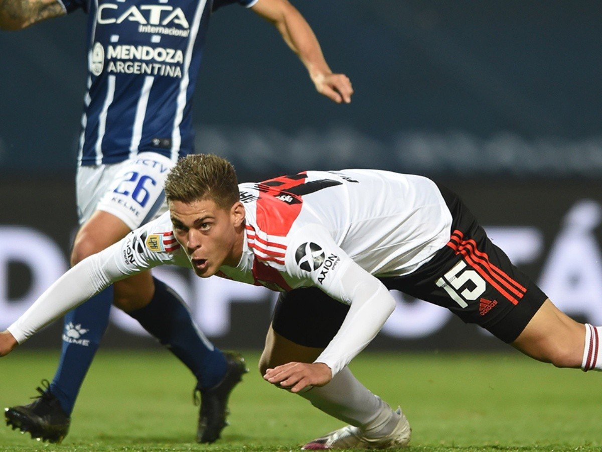 TradicionalRP's tweet photo. #FelizDomingo ¿Quién es #FedericoGirotti? Es un delantero de punta #MADEinRIVER Formado desde las infantiles en el glorioso semillero de #River LA CUNA DEL FUTBOL https://t.co/xpH5hktjf4 @FernandoGuarini @turcocarp @GusDaste @charroCARP @Edu48521518 @mamriverplate @_Romulus__ https://t.co/3BNFWAVdUA