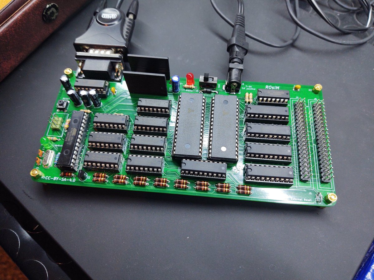 tabifata's tweet photo. Started initial testing on my new project. I will announce it once I found out there are no showstopping mistakes I made, but couldn't resist giving a #sneakpeek of it. #avr #retrocomputing https://t.co/wQpC1Zn0up