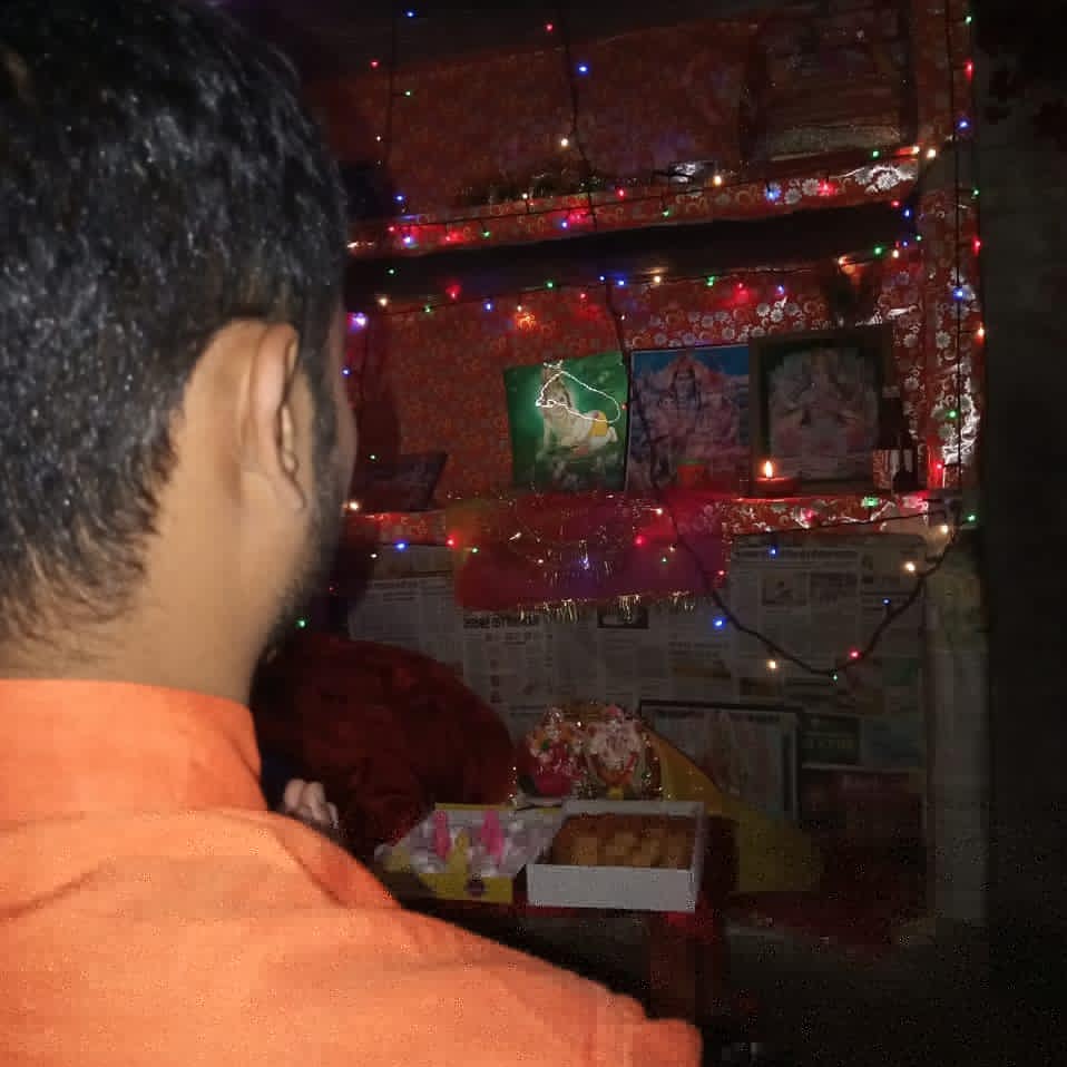 ishubhamkumarji's tweet photo. दीपावाली की जगमगाती शुभकामनाएं💐
सभी प्यारे बच्चों के लिए। आपका जीवन ऐसे ही जगमग रहे, शानदार रहे। मैं हमेशा आपके साथ हूँ। Happy Dipawali, Happy Children’s Day! Stay safe. https://t.co/BmkPWVxj2y