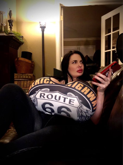 Relaxing at home.   Hoping everyone is enjoying their weekend. https://t.co/0eKmFseABS