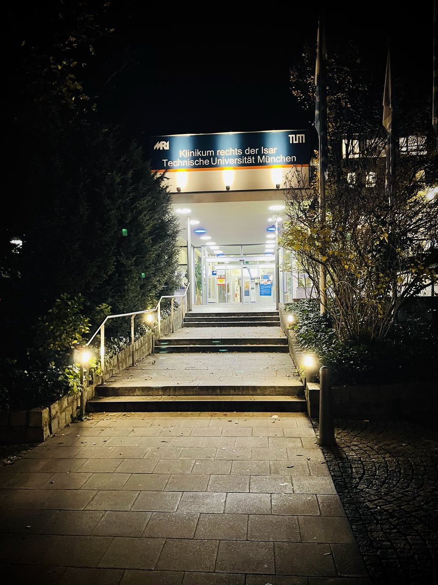 heiko_mania's tweet photo. Morgen starten wir im #MRI in #Muenchen mit einem Pilotprojekt der #Pflege -Expertensoftware „CareIT Pro“ von @NursITInstitute und sind gespannt, wie sich der Start in die #Digitalisierung ,mit den neuen IPads und Pflegedokuwägen von #Alphatron , gestaltet. 🤞 https://t.co/TvV1gf5iYX