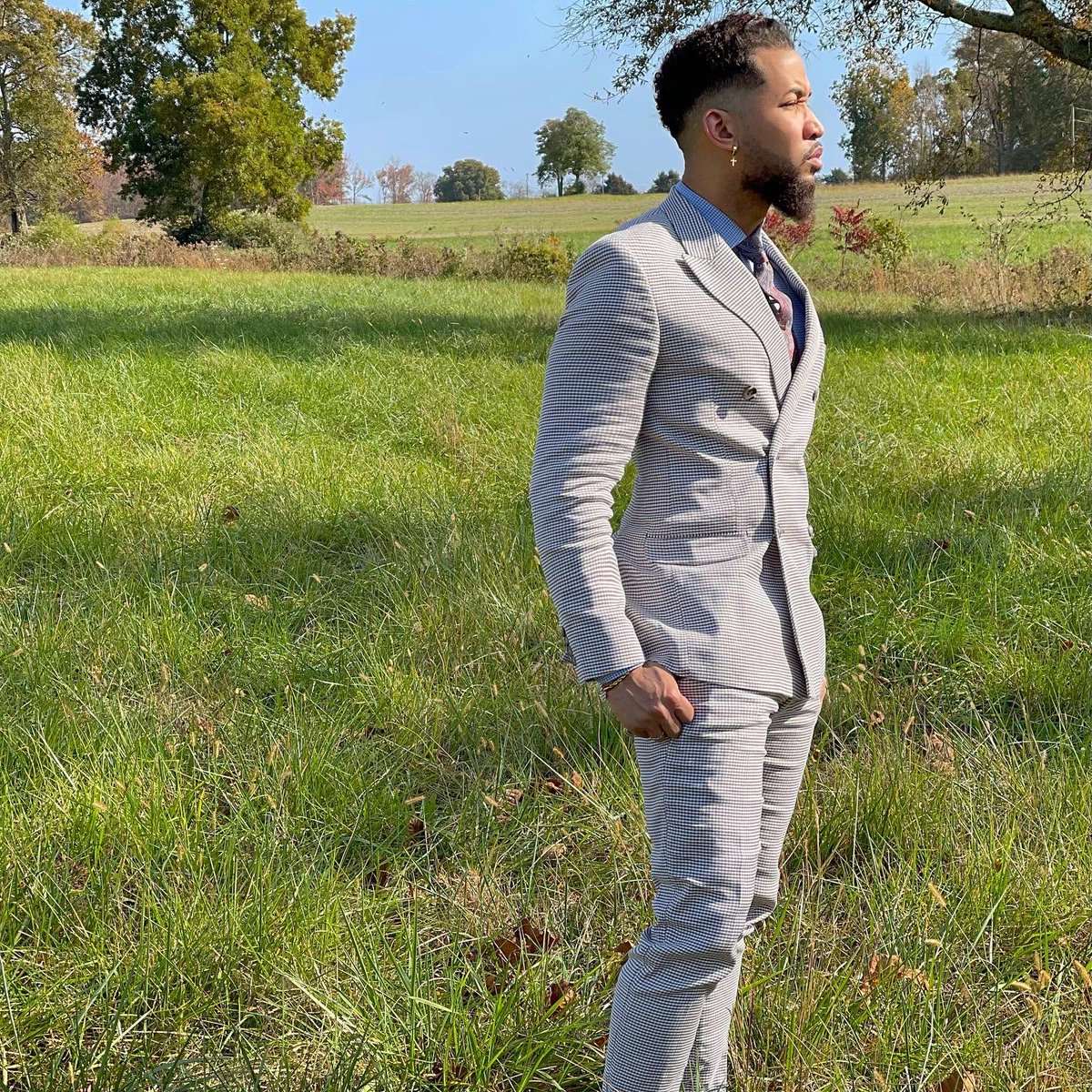 IamKingMarc_'s tweet photo. βWe did not come to fear the future, we came here to shape itβ -Barack Obama ππ½ππ½ππ½#impromptuphotoshoot πΈ#iphone12promaxCamera #madisonAL #getyoursuitsFITTEDbrothas #feltlikedressingup #withnowheretogo π« https://t.co/lHPe5ijt5t