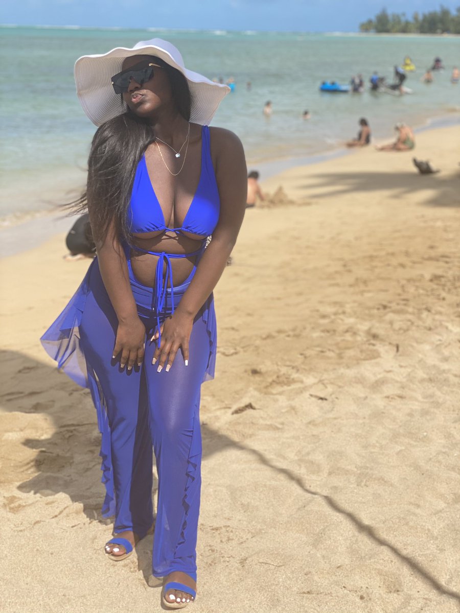 AlyssaRaShaun's tweet photo. Giving em the blues 💙💙🥰 happy birthday to me 🥂 https://t.co/PgZycqvENn