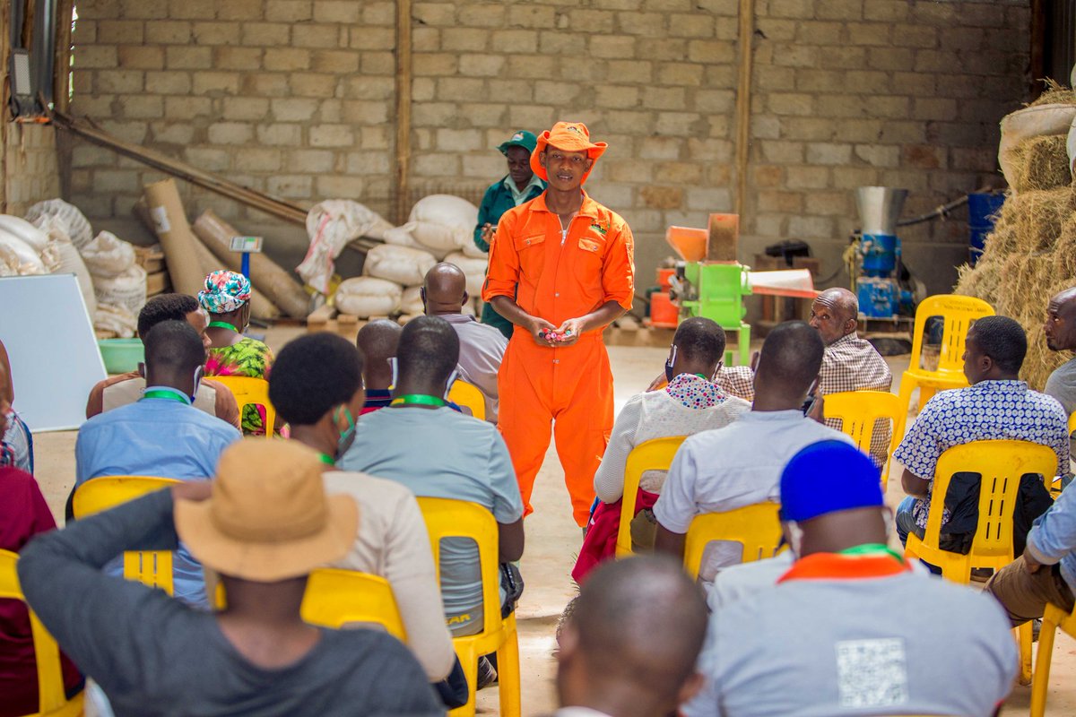KapeekaF's tweet photo. #kalfrabbitry 
Farm tour and training....
Dont miss out on our next training on 5th Dec 2020.
For inquiries call 0754831157 https://t.co/Wlo5KbdsI3