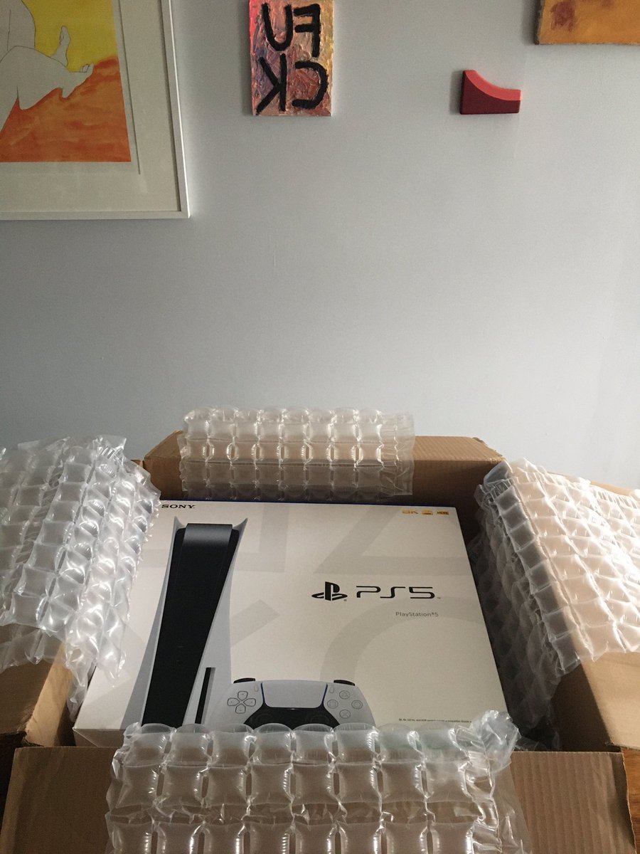 #PS5  arrived 6 days early!Nabbed the console for shipping around 4am on launch day, lots of refreshing on the Target app, thanks <a href="/LeBlorstOfTimes/">LBOT 🤖</a> <a href="/linuswilson/">Linus Wilson</a> @ps5consoledeals and <a href="/Target/">Target</a> !!