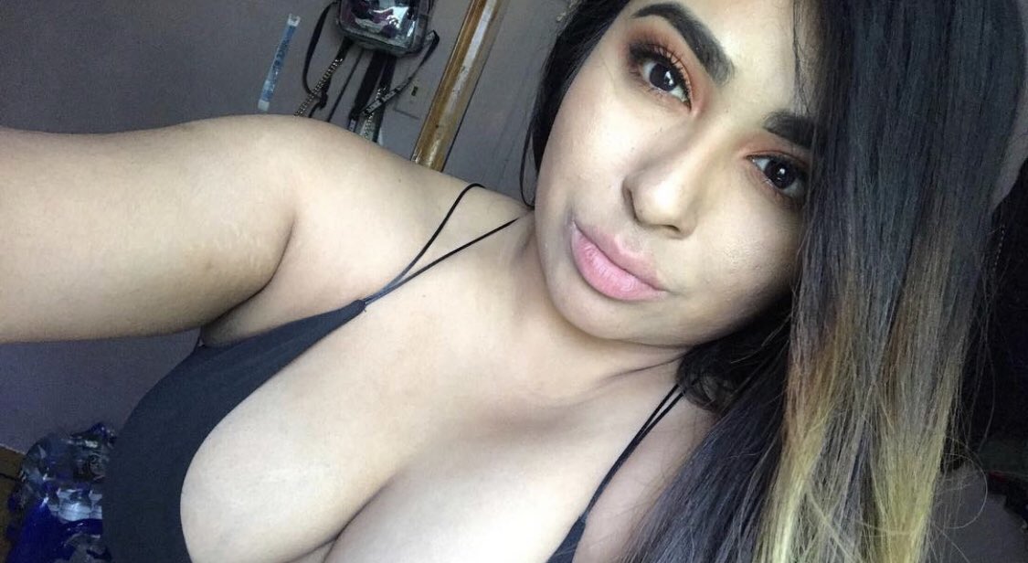 SellyG96's tweet photo. Sunday Funday 💜
#Hermosa #FollowMe #Latina #Hey #Cute #Thick #Boobs #Mexican #Hola #Curvy #Pretty https://t.co/FBMdVDFG6D
