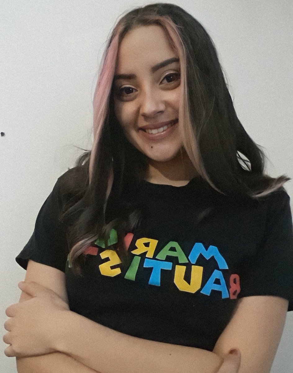 Bauislove's tweet photo. Me siento demasiado bonita siempre que uso la merch, a parte que es demasiado especial para mi y significa mucho usarla.🖤✨

#MerchMB2020 @mariobautista_ https://t.co/REoqbepha2