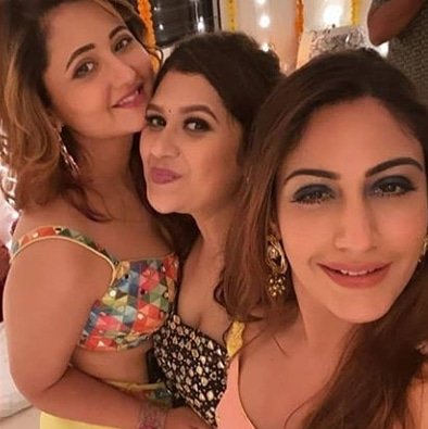 nooraail8's tweet photo. 🥺سوربهيييي تجننننن،حب قلبيييي

#SurbhiBB14TakeOver #SurbhiChandna #SurbhiChandna #SCians #naagin5 #bani #surbhionnaagin #banisharma #banibaninaagin https://t.co/z3m7ark3bW