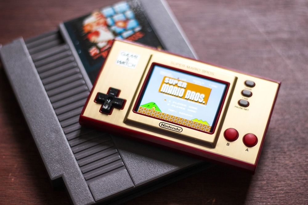 Cubed3's tweet photo. Tech Up! Game & Watch: Super Mario Bros.
Nintendo have resurrected an old friend with a sprinkling of modern tech - the Game & Watch: Super Mario Bros.
https://t.co/AVLUkMofS5
#Nintendo #GameandWatch #PortablePerfection https://t.co/h9me6ydPwW