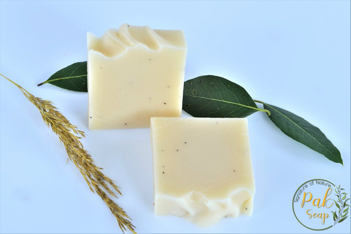 pak_soap's tweet photo. Limon Sabunu 
Cildim nefes alsın,duşta ferahlatsın diyorsanız en doğru seçimlerden birisi bu tatlı sabunumuz.Cildi ferahlatır ve ph dengesini korur.Nasırlı bölgelerde oldukça etkilidir.Bir de saçlarım hemen yağlanıyor diyorsanız çare limon sabunu bizden söylemesi.🍋
#limonsabunu https://t.co/pVfZ2C49AE
