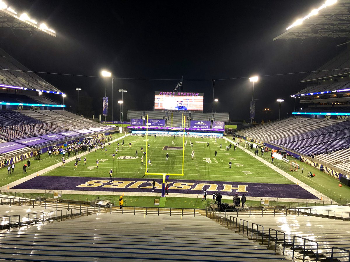 Missed Husky Nation last night, but was awesome to be back at #TheGreatestSetting. Congrats to Coach Lake on the first of many wins on Montlake! #GoHuskies