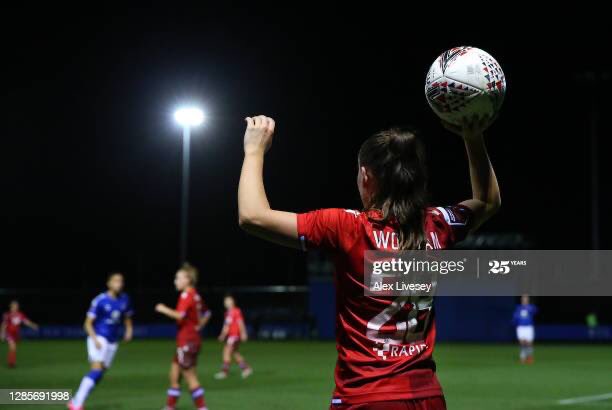 One more tweet to round off the fantastic imagery we’ve seen across  #WomensFootballWeekend in both  @BarclaysFAWSL &  @FAWomensChamp! Pics across day & night from a great group of photogs  In order -  @mattlewispix  @LewisStoreyPics  @georgewoodphoto  @LiveseyAlex 