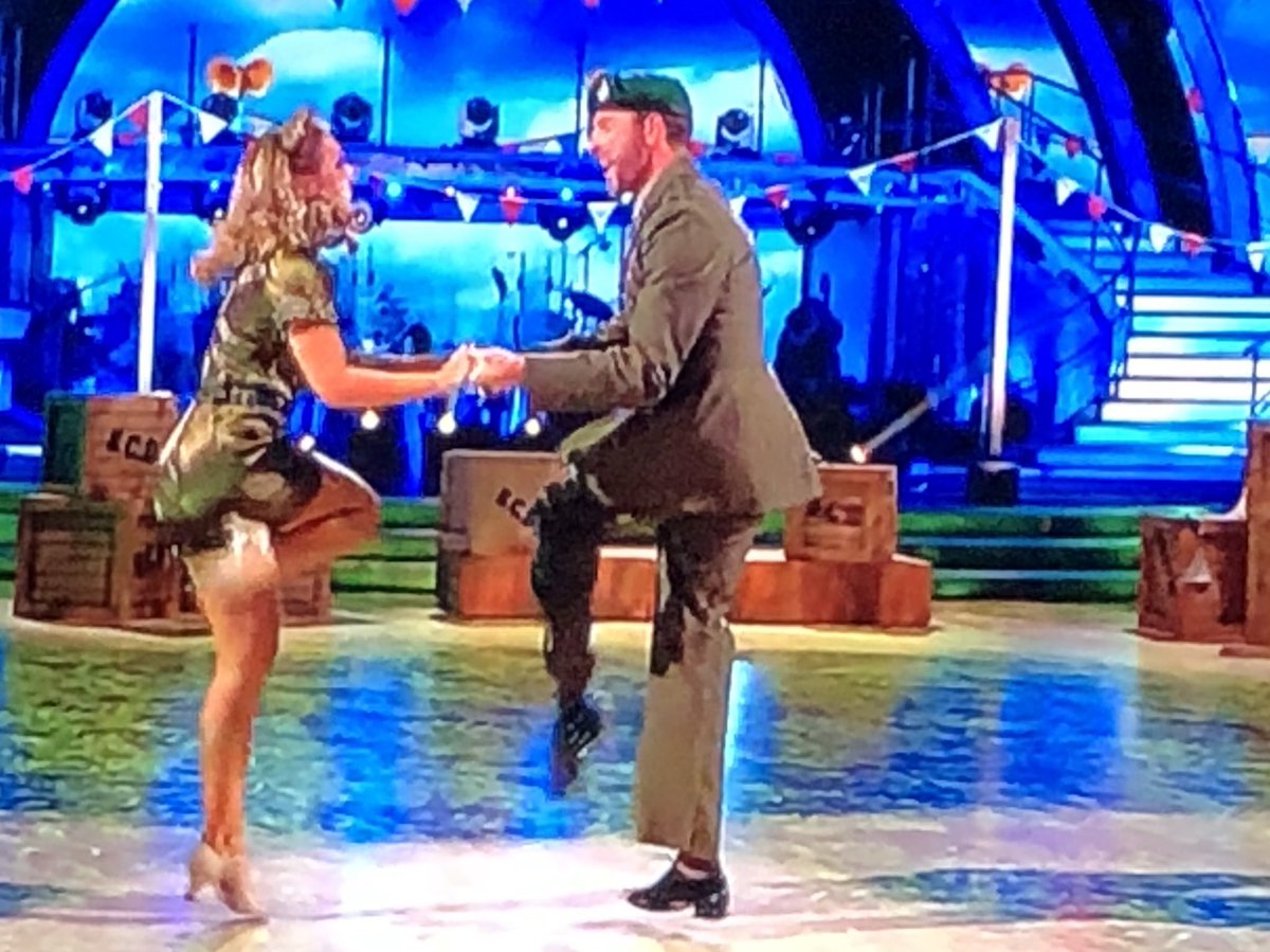 Delighted <a href="/JJChalmersRM/">JJ Chalmers</a> is safe to dance another week, 💃🕺🏼💃🕺🏼💃🕺🏼💃🕺🏼💃🕺🏼 🍰🧁🍰🧁🍰🧁🍰🧁🍰🧁❤️❤️❤️❤️❤️❤️❤️❤️❤️❤️