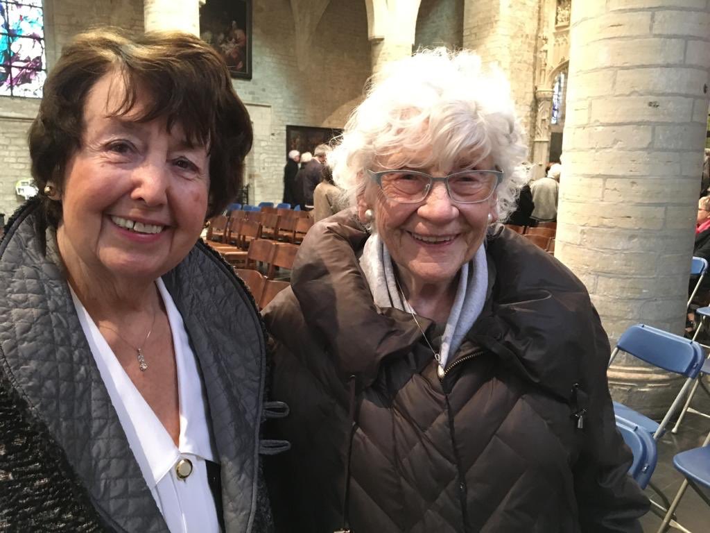 Een diepe buiging voor Lutgart Simoens, hier samen met Paula Semer. The founding mothers van alle vrouwen bij radio en televisie.