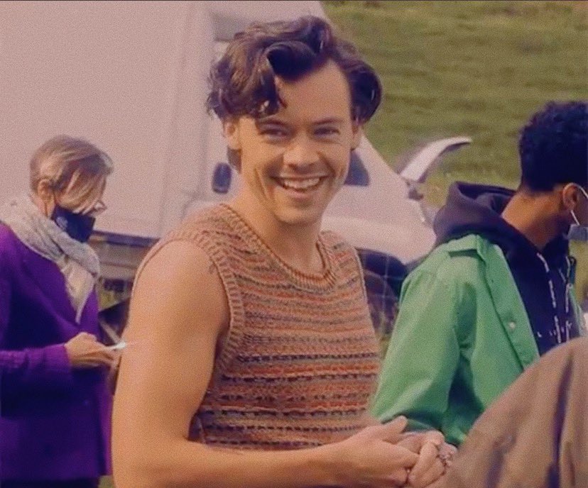 7Osharry's tweet photo. we live in the same era as harry styles &amp; I will forever be thankful for that https://t.co/ZqS2DJTGW3